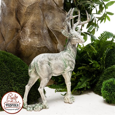 Садовая фигура Олень 