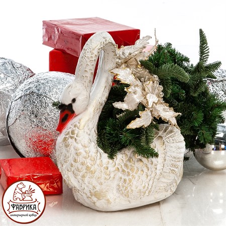 Садовая фигура Лебедь