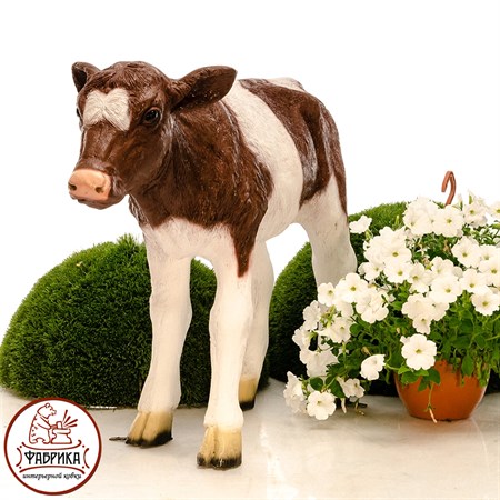 Садовая фигура Теленок