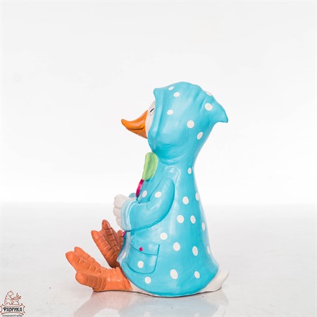 Фигура садовая утёнок в плаще