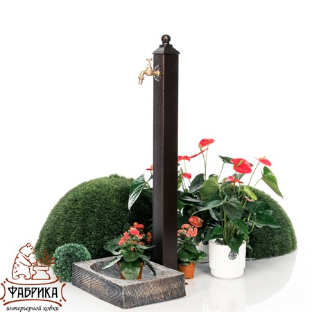 Садовая колонка в ландшафтном дизайне