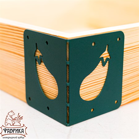 металлический угловой кронштейн