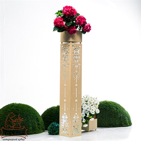 металлический уличный вазон