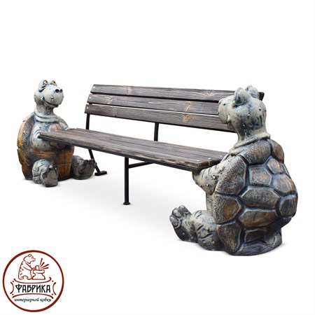 Садовая лавка с черепахами