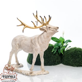 Садовая фигура Олень